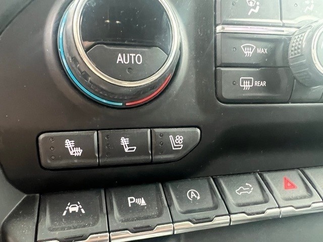 Chevrolet Silverado 1500 Vehicle Full-screen Gallery Image 5