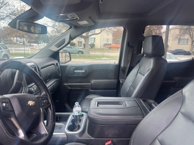 Chevrolet Silverado 1500 Vehicle Full-screen Gallery Image 6