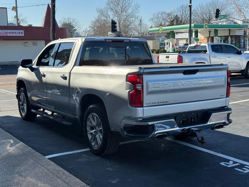 Chevrolet Silverado 1500 Vehicle Full-screen Gallery Image 4