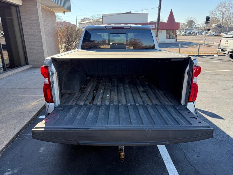 Chevrolet Silverado 1500 Vehicle Full-screen Gallery Image 6