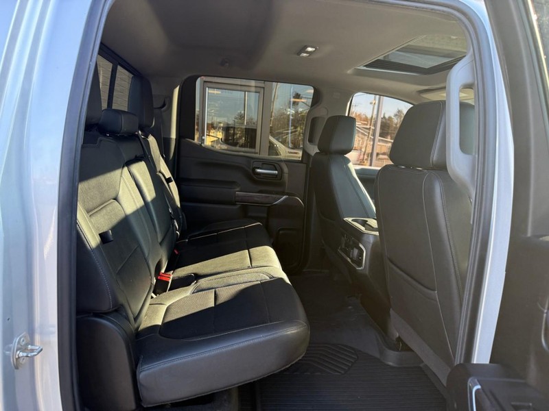 Chevrolet Silverado 1500 Vehicle Full-screen Gallery Image 9