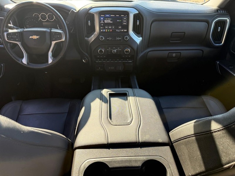 Chevrolet Silverado 1500 Vehicle Full-screen Gallery Image 10