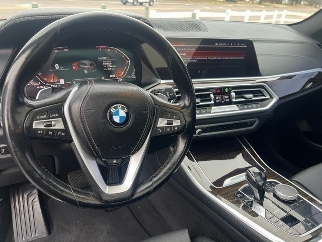 BMW X5 Vehicle Full-screen Gallery Image 07