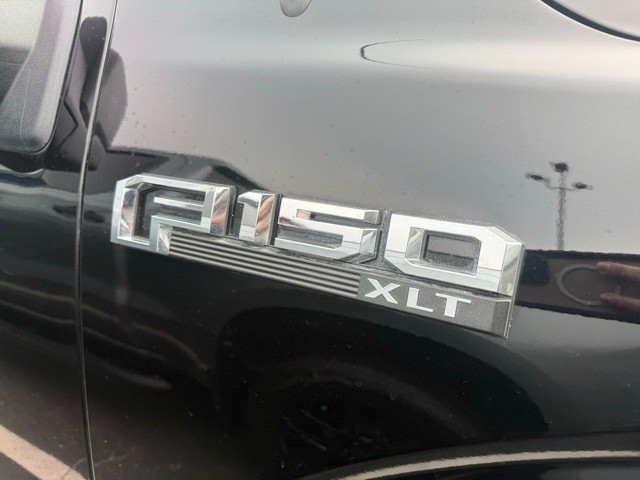 Ford F-150 Vehicle Full-screen Gallery Image 3