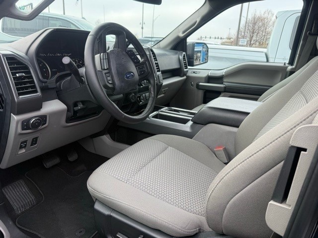 Ford F-150 Vehicle Full-screen Gallery Image 10