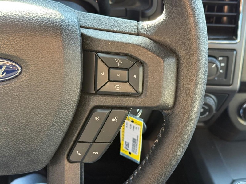 Ford F-150 Vehicle Full-screen Gallery Image 14