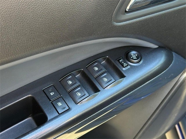 Chevrolet Colorado Vehicle Full-screen Gallery Image 16