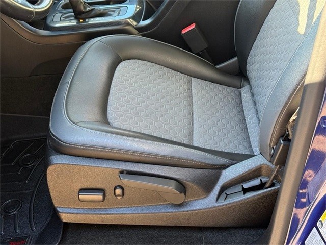 Chevrolet Colorado Vehicle Full-screen Gallery Image 17