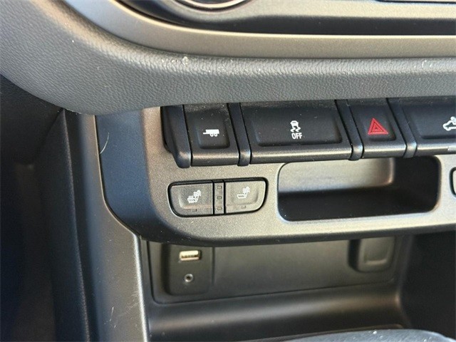 Chevrolet Colorado Vehicle Full-screen Gallery Image 22