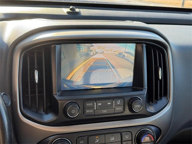 Chevrolet Colorado Vehicle Full-screen Gallery Image 24