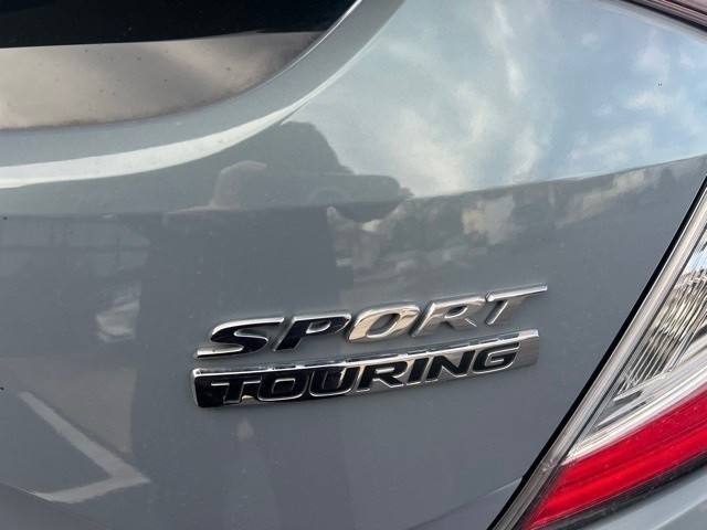 Honda Civic Hatchback Vehicle Full-screen Gallery Image 04