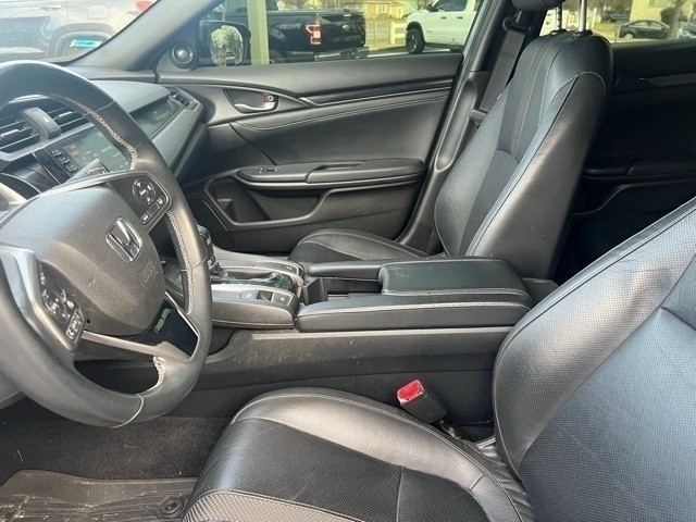 Honda Civic Hatchback Vehicle Full-screen Gallery Image 06