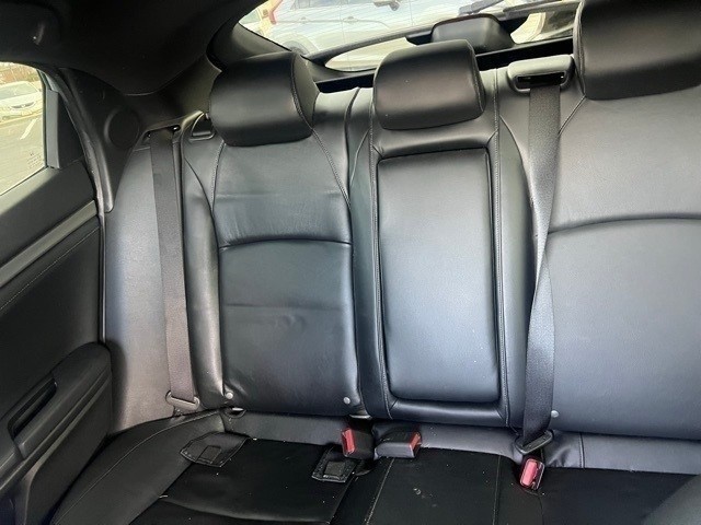 Honda Civic Hatchback Vehicle Full-screen Gallery Image 07