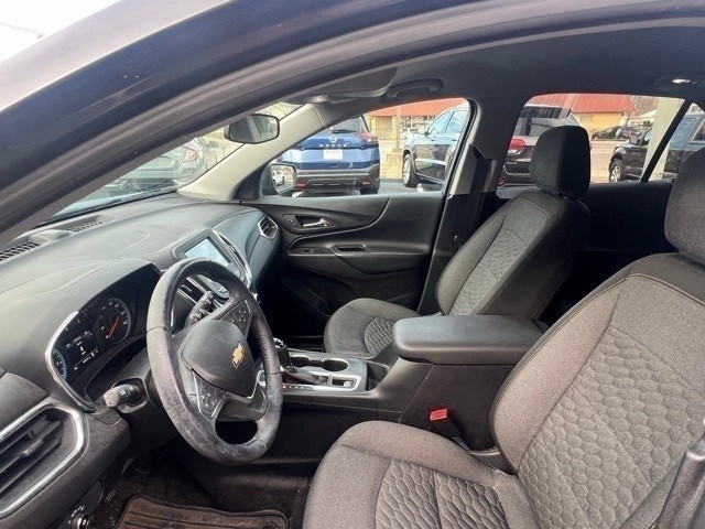 Chevrolet Equinox Vehicle Full-screen Gallery Image 09