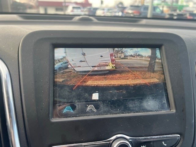 Chevrolet Equinox Vehicle Full-screen Gallery Image 11