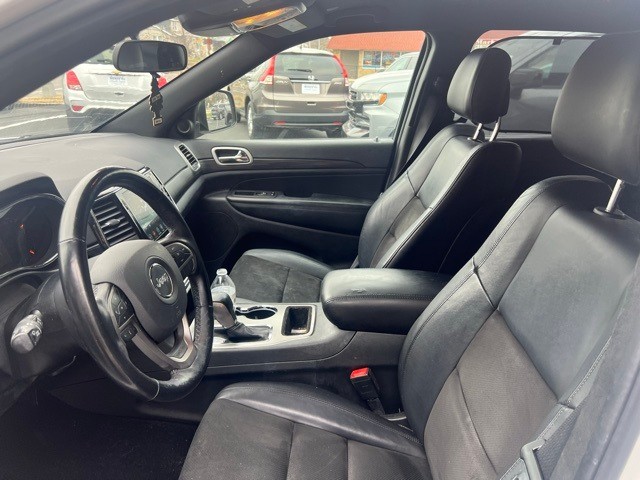 Jeep Grand Cherokee Vehicle Full-screen Gallery Image 9