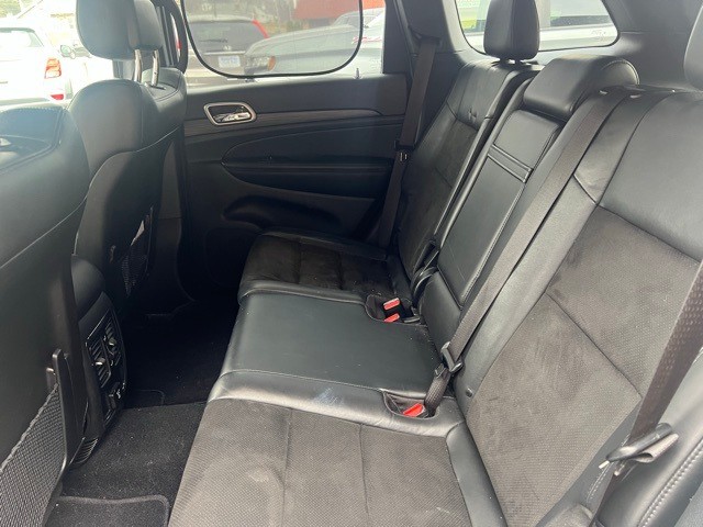 Jeep Grand Cherokee Vehicle Full-screen Gallery Image 12