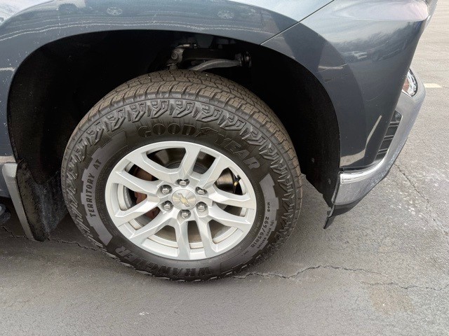 Chevrolet Silverado 1500 Vehicle Full-screen Gallery Image 4