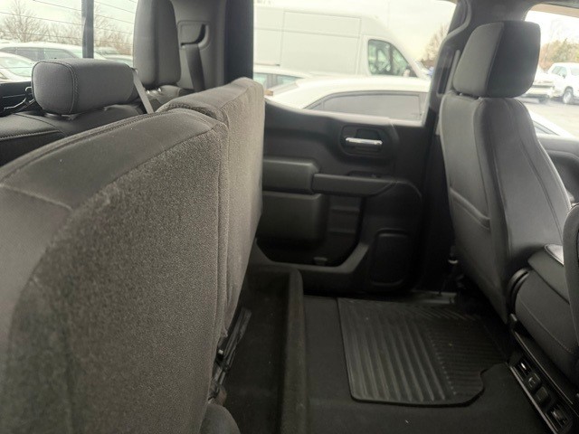 Chevrolet Silverado 1500 Vehicle Full-screen Gallery Image 8