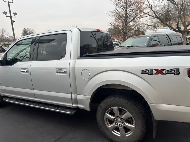 Ford F-150 Vehicle Full-screen Gallery Image 06