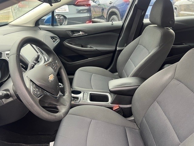 Chevrolet Cruze Vehicle Full-screen Gallery Image 05