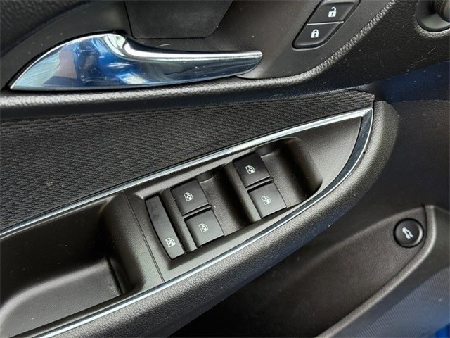 Chevrolet Cruze Vehicle Full-screen Gallery Image 15