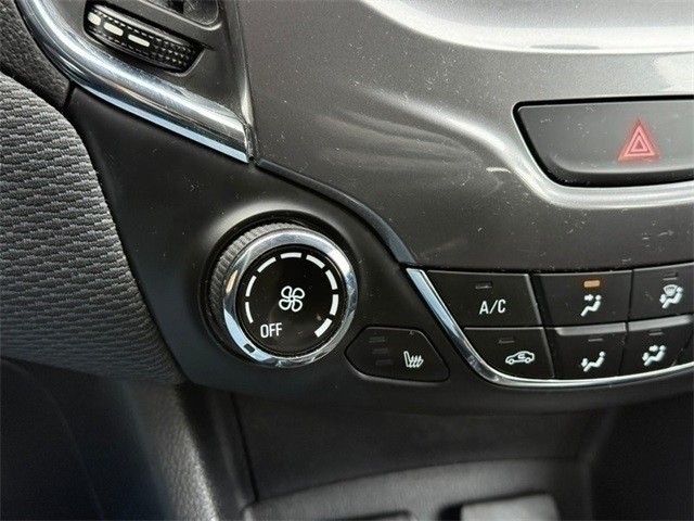 Chevrolet Cruze Vehicle Full-screen Gallery Image 21