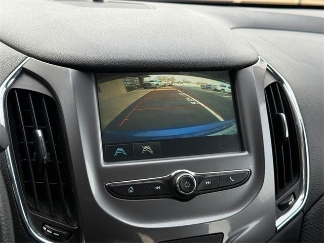 Chevrolet Cruze Vehicle Full-screen Gallery Image 22