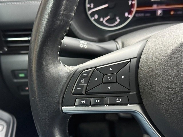 Nissan Sentra Vehicle Full-screen Gallery Image 18