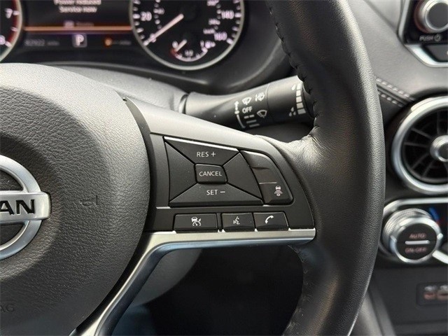 Nissan Sentra Vehicle Full-screen Gallery Image 19