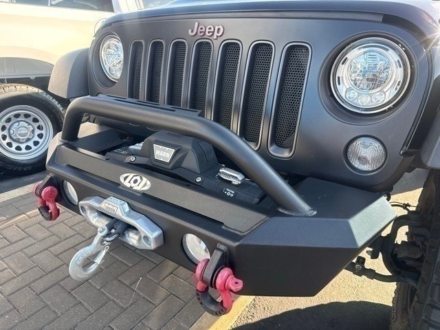 Jeep Wrangler JK Vehicle Full-screen Gallery Image 04