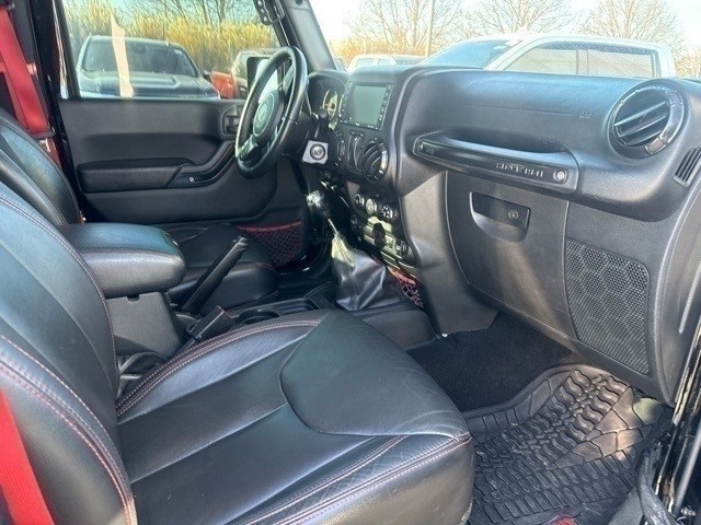 Jeep Wrangler JK Vehicle Full-screen Gallery Image 07