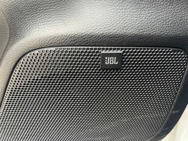 Toyota Tacoma 4WD Vehicle Full-screen Gallery Image 12