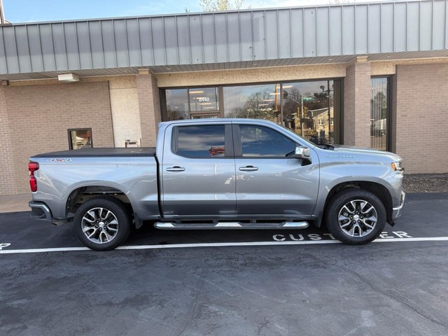 Chevrolet Silverado 1500 Vehicle Full-screen Gallery Image 2