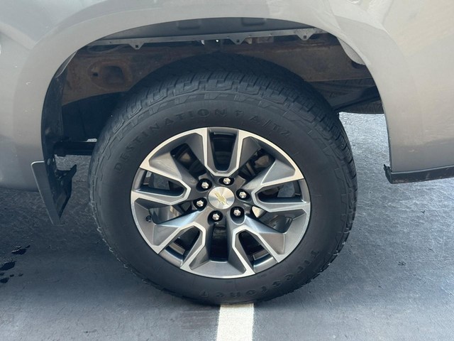 Chevrolet Silverado 1500 Vehicle Full-screen Gallery Image 5