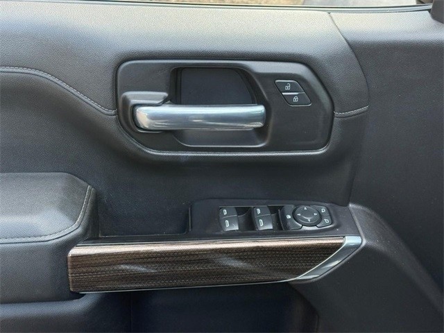 Chevrolet Silverado 1500 Vehicle Full-screen Gallery Image 15