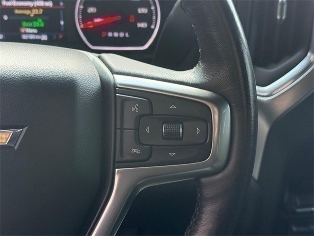 Chevrolet Silverado 1500 Vehicle Full-screen Gallery Image 19