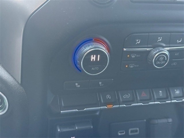 Chevrolet Silverado 1500 Vehicle Full-screen Gallery Image 21