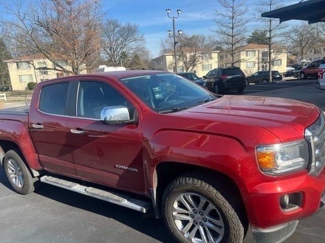 GMC Canyon Vehicle Full-screen Gallery Image 3