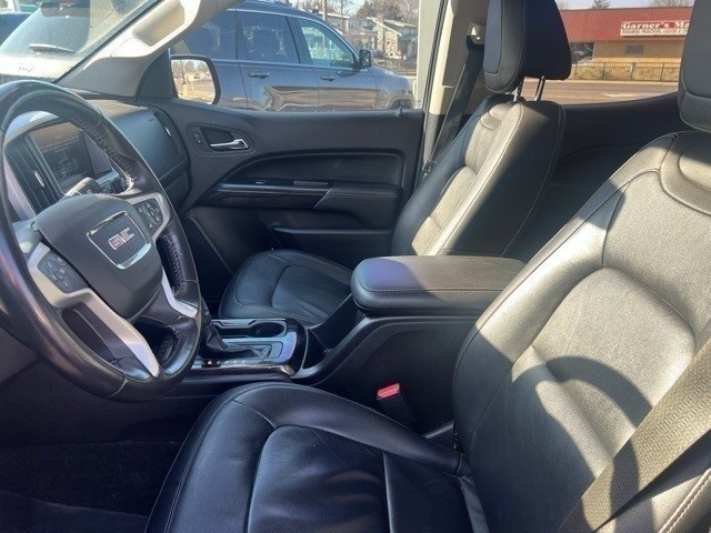 GMC Canyon Vehicle Full-screen Gallery Image 7