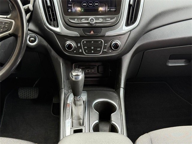 Chevrolet Equinox Vehicle Full-screen Gallery Image 14