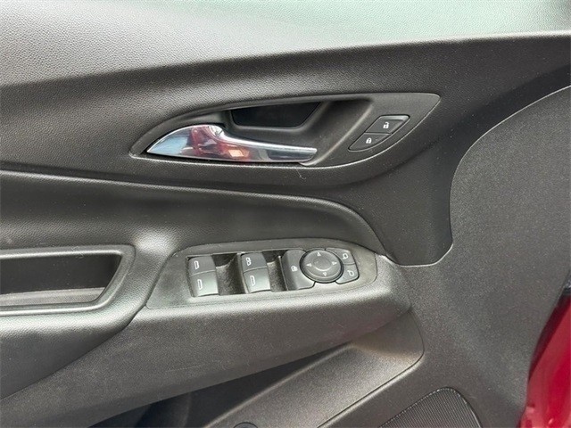 Chevrolet Equinox Vehicle Full-screen Gallery Image 15