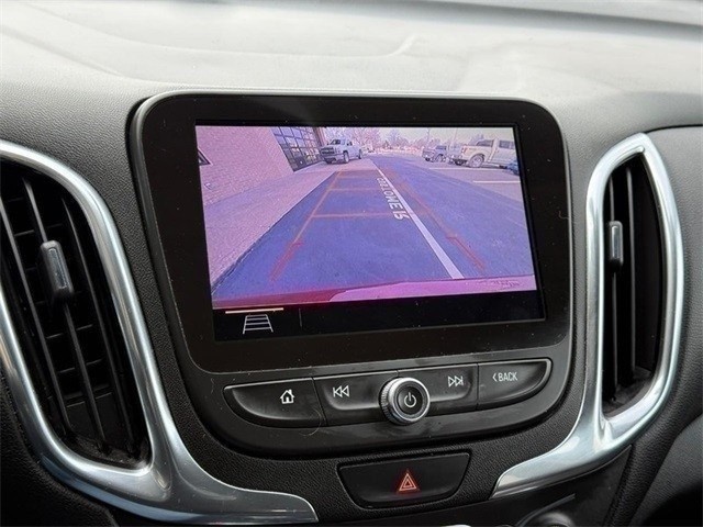 Chevrolet Equinox Vehicle Full-screen Gallery Image 23
