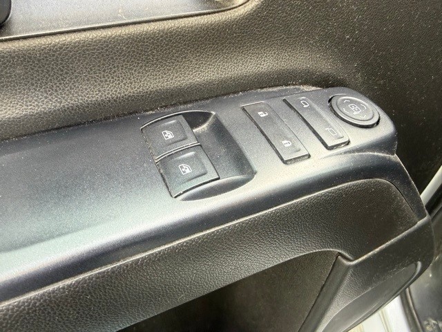 Chevrolet Silverado 1500 Vehicle Full-screen Gallery Image 3