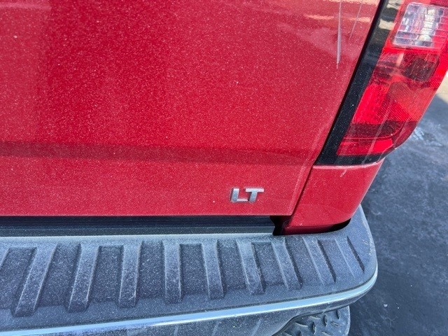 Chevrolet Silverado 1500 Vehicle Full-screen Gallery Image 5