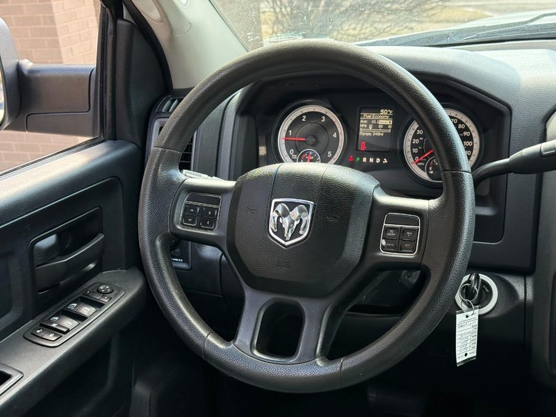 Ram 2500 Vehicle Full-screen Gallery Image 11