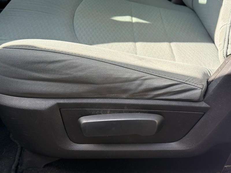 Ram 2500 Vehicle Full-screen Gallery Image 16