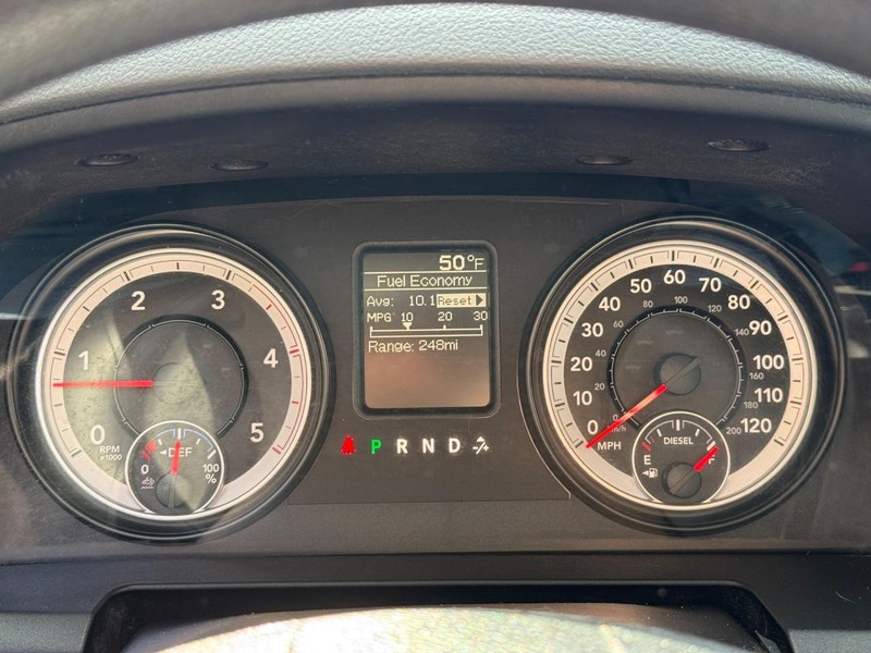 Ram 2500 Vehicle Full-screen Gallery Image 19
