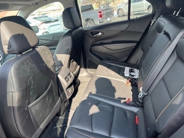 Chevrolet Equinox Vehicle Full-screen Gallery Image 10