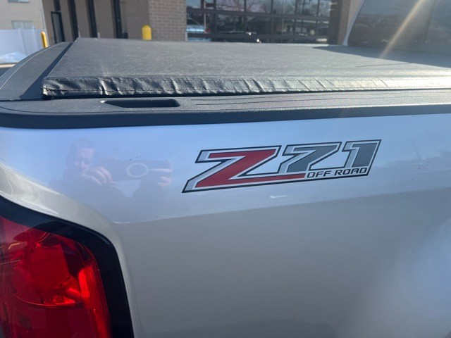 Chevrolet Colorado Vehicle Full-screen Gallery Image 06